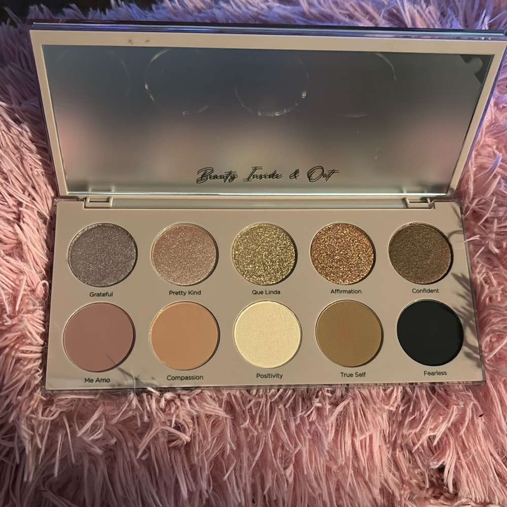 Dominique Eyeshadow Palette